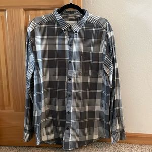 Columbia Gray Plaid Button Up